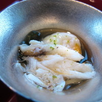 なだ万 シャングリ・ラ ホテル 東京店 - 蟹と海草麺