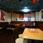 ルナ - 全景　テーブル席1