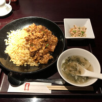過門香 銀座本店 - 小鉢とスープがついています