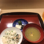 赤坂 菊乃井 - 昼懐石１２１００円。秋刀魚御飯、白菜すり流し。香ばしく仕上がった御飯、甘みと旨味たっぷりのすり流し、最高の〆ご飯です（╹◡╹）（╹◡╹）