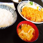 新次亭 - とんかつ定食(特上)