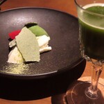 杏ダイニング - 女房のデザート "ヨーグルトムースとよもぎメレンゲ"；高橋牧場のヨーグルトムースは女房のお気に．