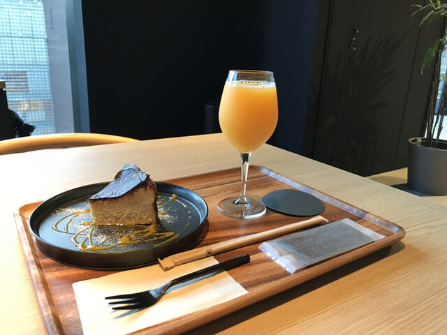 しっとり濃厚なバスクチーズケーキ By Kazs59 ニューズピックス ニューカフェ Newspicks Newcafe 銀座 カフェ 食べログ