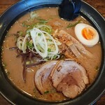 ラーメン&カフェバー スペース ナンバー3 - 鶏ガラ+豚骨スープ　醤油　850円