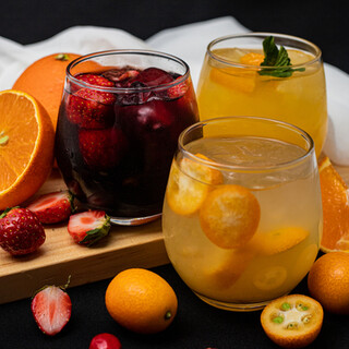 オリジナルのカクテルやワイン