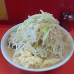ラーメン二郎 神田神保町店 - 麺少なめ