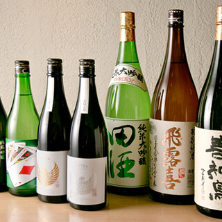 日本酒などドリンクも種類豊富◎好みの一杯をお楽しみください