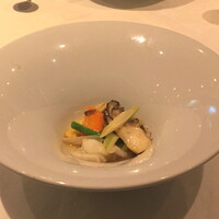 チャイニーズ 芹菜 - 紋甲イカとセロリの塩味海鮮醤炒め