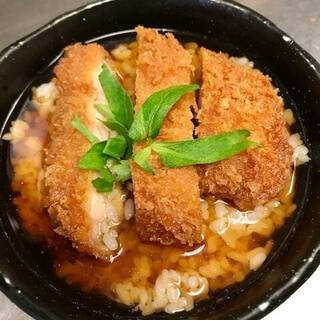 メニューには載っていない裏メニュー的な「だしかつ丼」