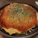 Hirochan - 広島風お好み焼き肉玉そば750円