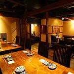 Nagato Yakitori Mizutaki Fukunotori - 落ち着いた雰囲気の店内。宴会に最適な個室完備♪最大26名迄