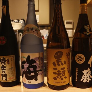 A lineup of alcoholic beverages that go well with a la carte dishes. Mainly sake and shochu