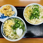うどん 一福 - 左:かしわ天ぷら 中:かけ 冷 二玉 右:かけ 冷 一玉