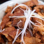 ヘルシーポークみつい - 豚肉の煮込み丼
