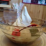 珈琲所コメダ珈琲店 - 真横から