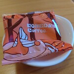 珈琲所コメダ珈琲店 - 附属のコメダの豆菓子、これが美味い