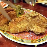 アガリコ餃子楼 - アガリコ餃子最大のヒットメニュー「鶏排」 これを食べる目的だけでも再訪したい