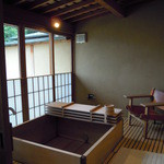 庭園の宿 石亭 - お風呂（部屋が2階建てで、2階がお風呂）エアコン付