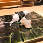 鮨處つの田 - 平目の小ネギ巻きと刺身のツマの海苔巻き