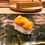 鮨處つの田 - ウニのにぎり