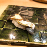 鮨處つの田 - 編み込み小肌のにぎり