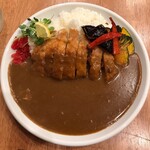 ガラムマサシ - ロースカツカレー＋揚げ野菜