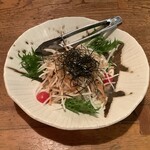 宮崎地鶏炭火焼 車 - 大根と揚げちりめんのサラダ