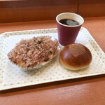 NIKI BAKERY - お好み焼きパン、小倉あんパン＆ブレンドコーヒー