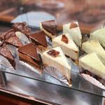 隠れ家ダイニング ソラマ - ケーキのショーケース