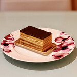 隠れ家ダイニング ソラマ - バウムクーヘン＠弾力のある力強いバウムクーヘン。チョコとアプリコットがポイント。1層ずつ丁寧に焼いたそう