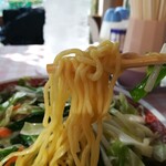 峰来軒 - 野菜ラーメン　麺リフト