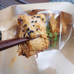 厚揚げのサテ　串にこそささってはないのだけども、インドネシア風に味付けされたオールベジなのミャ