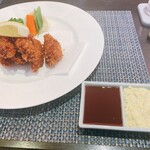 三栗 - ソースはケチャップソースとタルタルソース