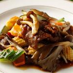 Beef and colorful vegetables stir-fried with yuzu pepper