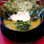 豚骨醤油ラーメン 王道家 - 