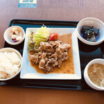 丘珠キッチン - 生姜焼き定食　880円
