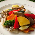 Stir-fried seasonal vegetables