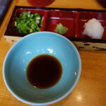 Moroyama Tanakaya - 辛汁と薬味
