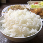 居喰処 光 - 2020/11/10
      本日の日替り 肉野菜炒め定食 イカフライ添え 500円
      