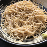 ゆで太郎 - 蕎麦は白めですが細麺でプリプリ！