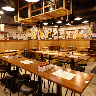 The bright and deep interior also has tatami seating. Thorough measures against infectious diseases!