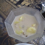 Taire Sutoran Roddhi - ココナッツミルクのデザート