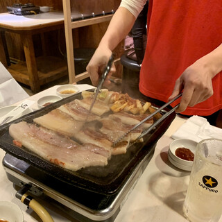 新大久保で昼も夜もサムギョプサル 人気店厳選10選 食べログまとめ 新大久保で昼も夜もサムギョプサル 人気店厳選10選 食べログまとめ