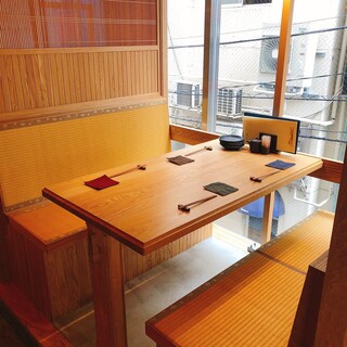 Sakana No Nakamata - 【ボックス席】接待などにもお使い頂けるしきりのあるお席です。