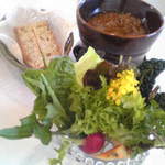 ヴィラ・アイーダ - バーニャカウダ