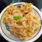 味の大王 - 餃子のタレ皿にチャーハン