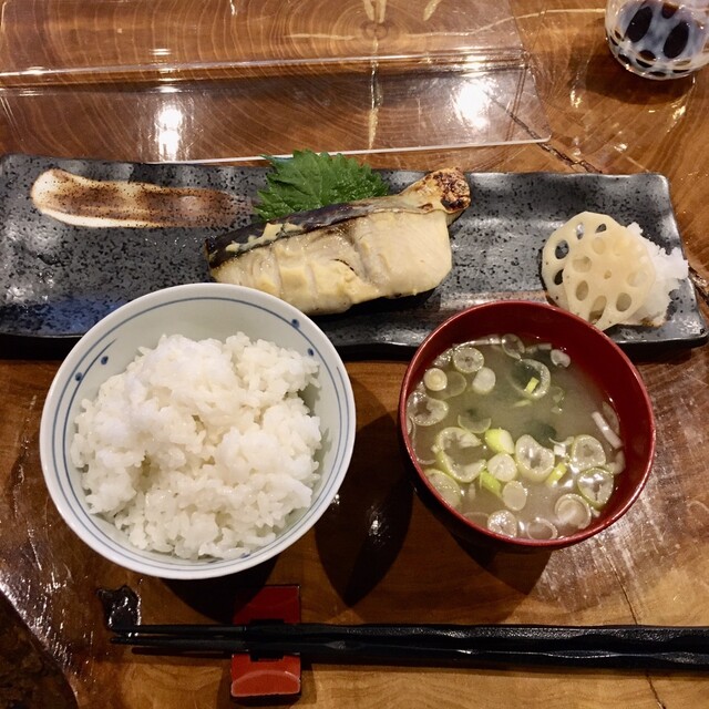 和牛もつ鍋とり料理の店さかい 別邸 本厚木/もつ鍋 [食べログ]