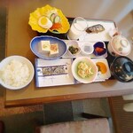 ホテル奥田屋 - ごはんが進む和定食。
(我が家の2日分)