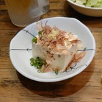 とり源 - 冷奴(そろそろ温奴になるそうです)