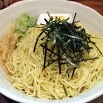 らあめん一路 - アゴざるの細麺、穂先メンマ、刻みネギ、おろし生姜、刻み海苔☆